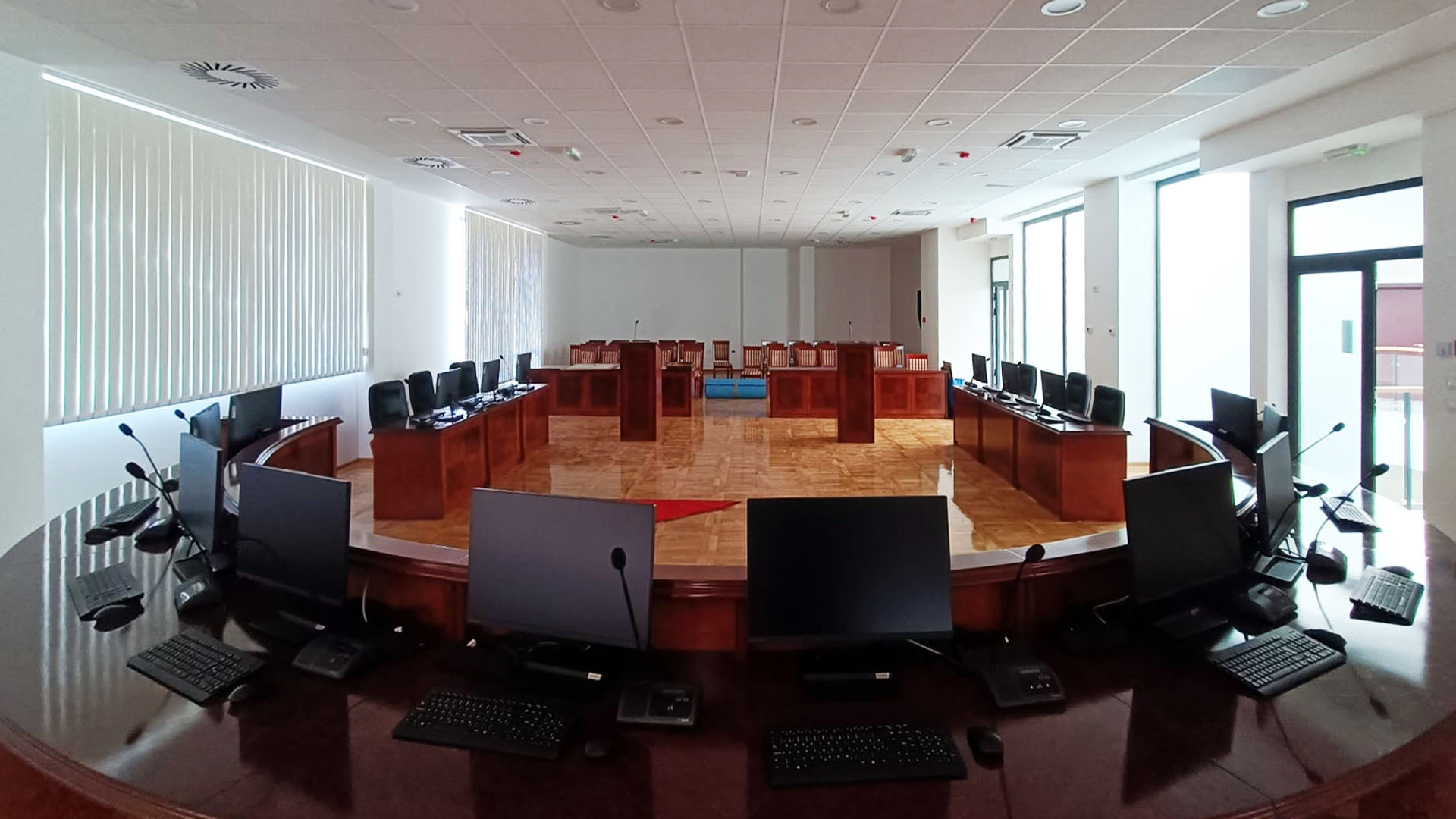 Aircom AW-Series Full Digital Wireless Conference System in the Court of Serbia